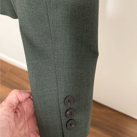Theory Slim Fit Stretch Wool Woman’s 2 Button Blazer.   Green. Size00. - Picture 3 of 5